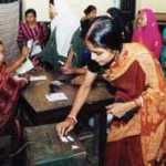 A Bangladeshi woman votes